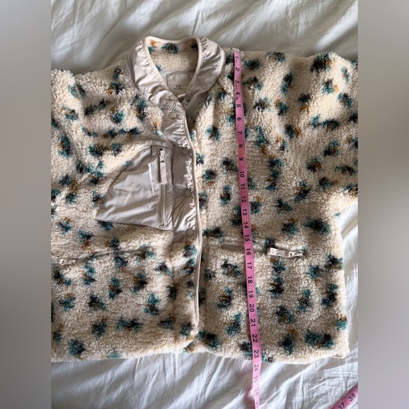 Thread & Supply Cream and Camo Fleece Jacket M - Picture 4 of 5